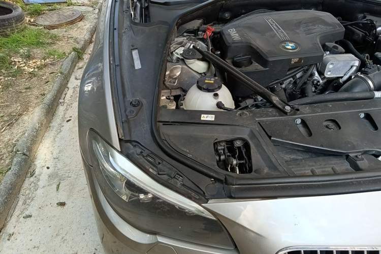 Used BMW 5 Series 2013 525Li Leading Model Engine Bay Right