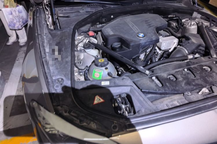 Used BMW 5 Series 2013 520Li Elegant Edition Engine Bay Right