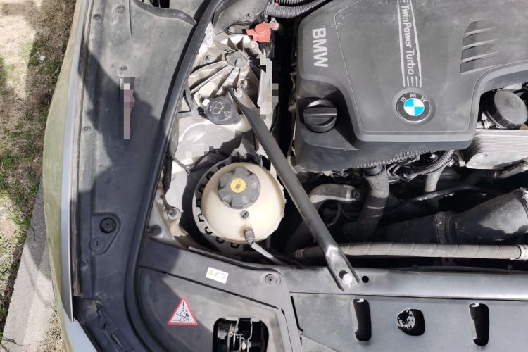Used BMW 5 Series 2013 525Li Luxury Model Engine Bay Right