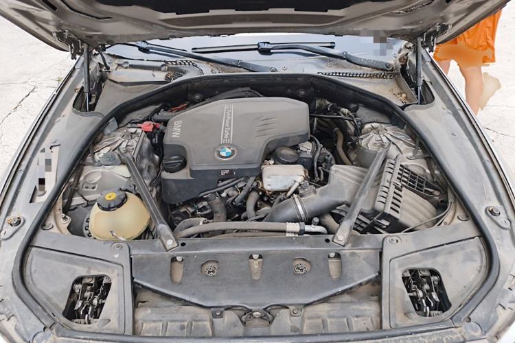 Used BMW 5 Series 2013 525Li Luxury Model Engine Bay