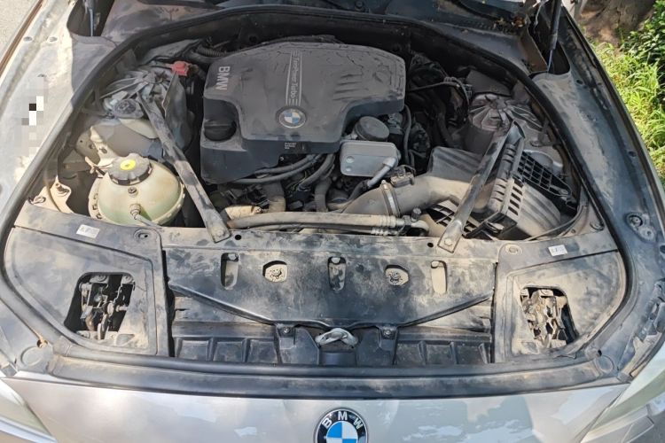 Used BMW 5 Series 2013 525Li Luxury Model Engine Bay