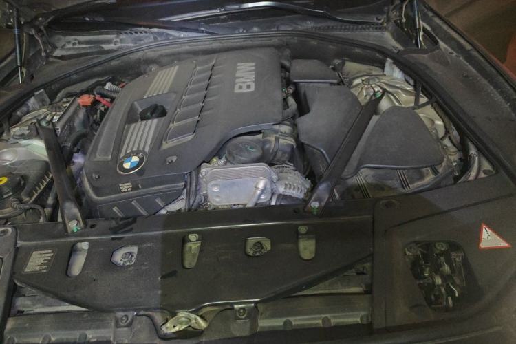 Used BMW 5 Series 2013 530Li Leading Model Engine Bay