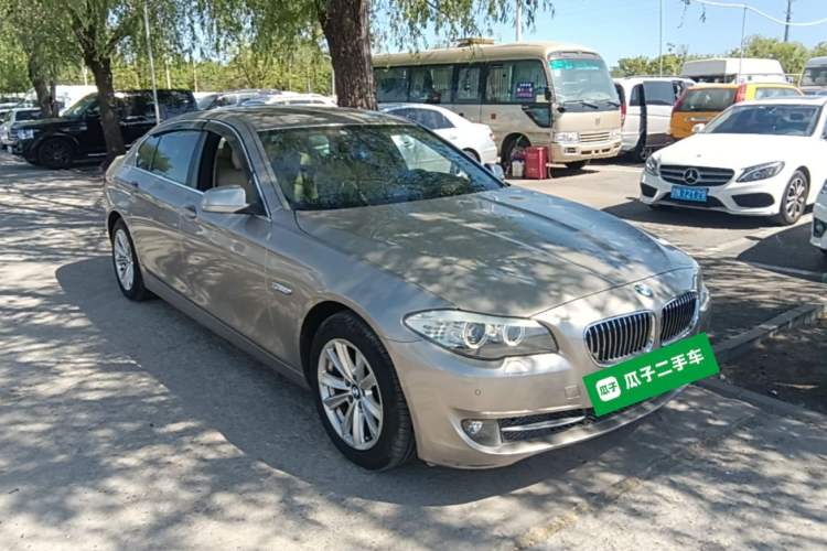 Used BMW 5 Series 2013 525Li Luxury Model Front Right 45 Deg