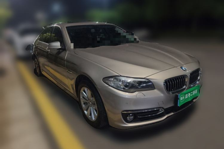 Used BMW 5 Series 2013 520Li Elegant Edition Front Right 45 Deg
