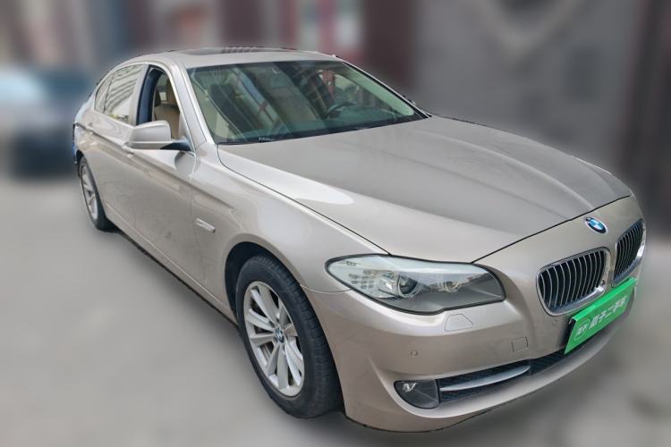 Used BMW 5 Series 2013 520Li Elegant Edition Front Right 45 Deg