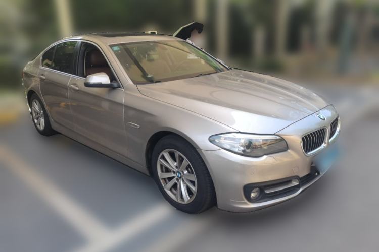Used BMW 5 Series 2013 520i Elegant Edition Front Right 45 Deg