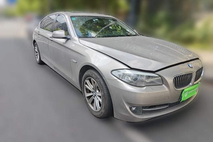 Used BMW 5 Series 2013 520Li Elegant Edition Front Right 45 Deg