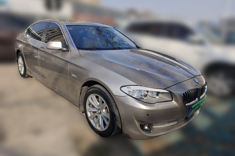 Used BMW 5 Series 2013 520Li Elegant Edition Front Right 45 Deg