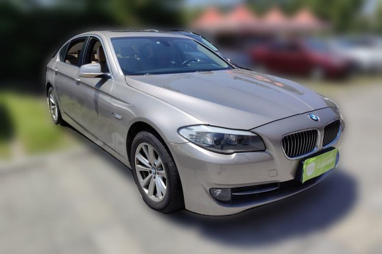 Used BMW 5 Series 2013 525Li Luxury Model Front Right 45 Deg