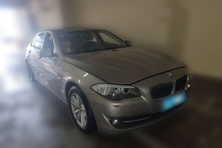 Used BMW 5 Series 2013 525Li Leading Model Front Right 45 Deg