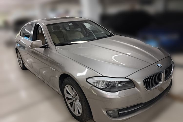 Used BMW 5 Series 2013 525Li Luxury Model Front Right 45 Deg