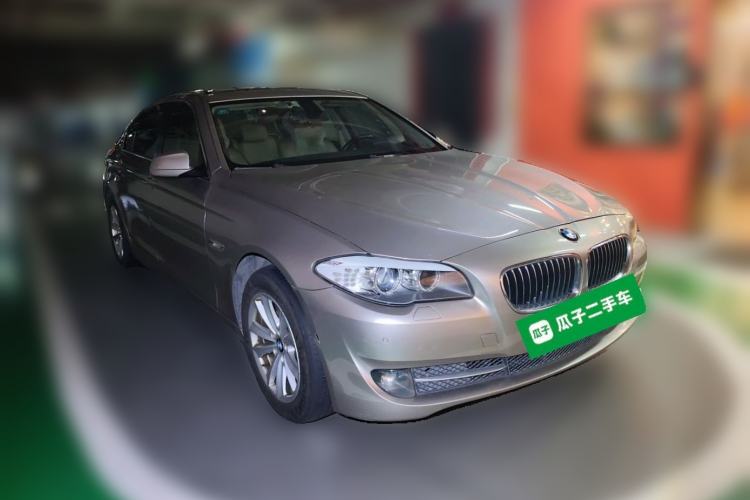 Used BMW 5 Series 2013 525Li Luxury Model Front Right 45 Deg