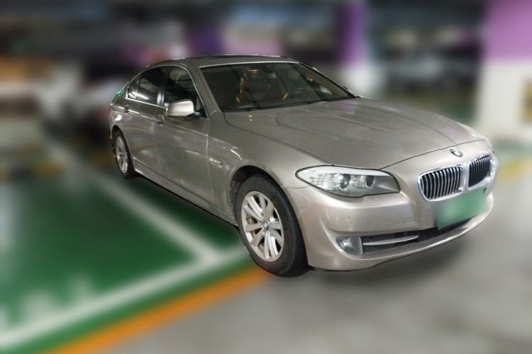 Used BMW 5 Series 2013 525Li Luxury Model Front Right 45 Deg