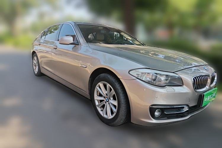Used BMW 5 Series 2013 525Li Luxury Model Front Right 45 Deg