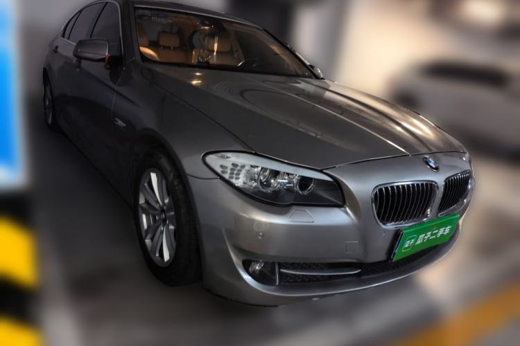 Used BMW 5 Series 2013 520Li Elegant Edition Front Right 45 Deg