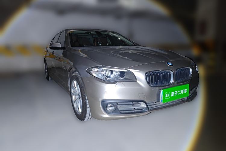 Used BMW 5 Series 2013 520Li Elegant Edition Front Right 45 Deg