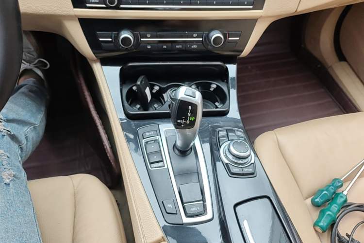 Used BMW 5 Series 2013 520Li Elegant Edition Gear Lever