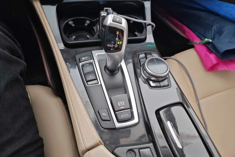 Used BMW 5 Series 2013 525Li Luxury Model Gear Lever