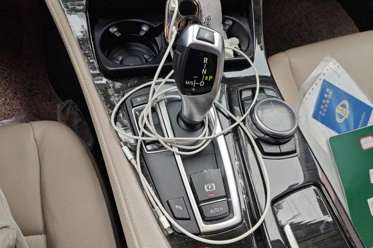 Used BMW 5 Series 2013 530Li Leading Model Gear Lever