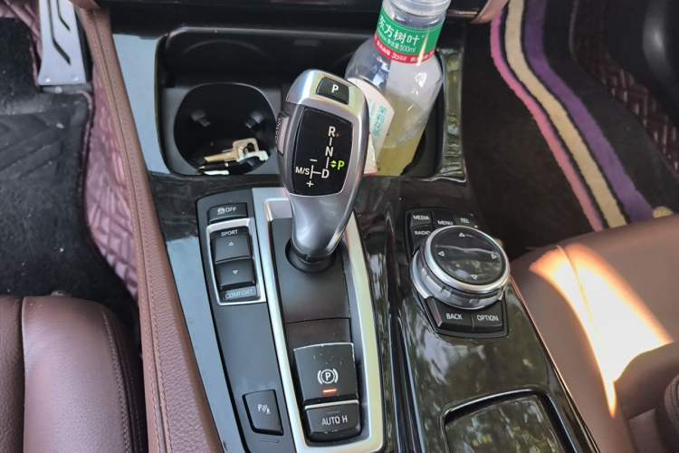 Used BMW 5 Series 2013 535Li Leading Model Gear Lever