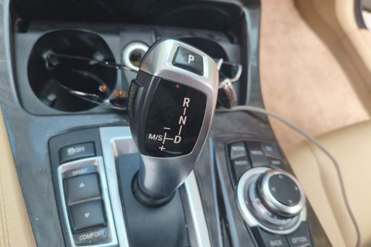 Used BMW 5 Series 2013 525Li Leading Model Gear Lever