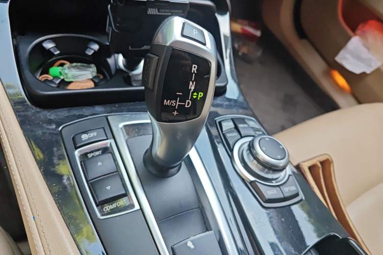 Used BMW 5 Series 2013 520Li Elegant Edition Gear Lever
