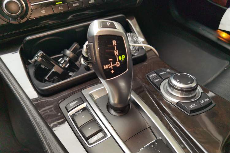 Used BMW 5 Series 2013 525Li Leading Model Gear Lever