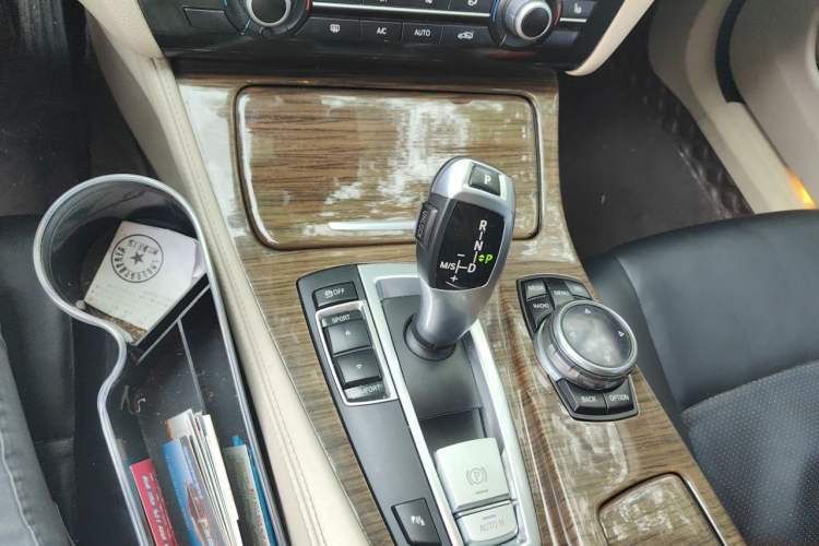 Used BMW 5 Series 2013 525Li Zhuole Edition Gear Lever