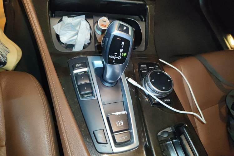 Used BMW 5 Series 2013 530Li Leading Model Gear Lever