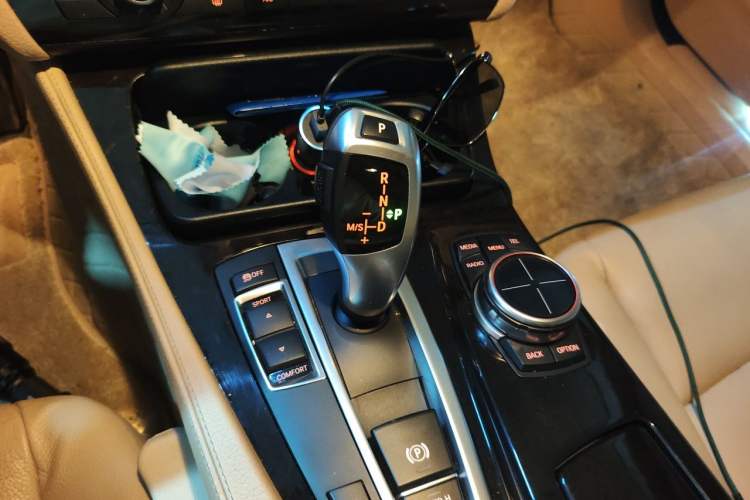 Used BMW 5 Series 2013 525Li Luxury Model Gear Lever
