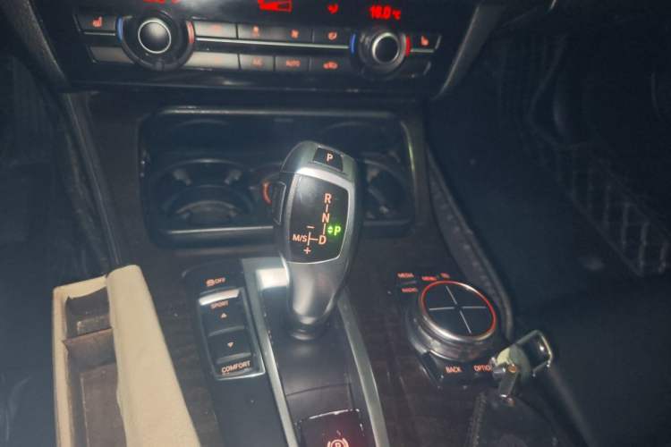 Used BMW 5 Series 2013 525Li Luxury Model Gear Lever