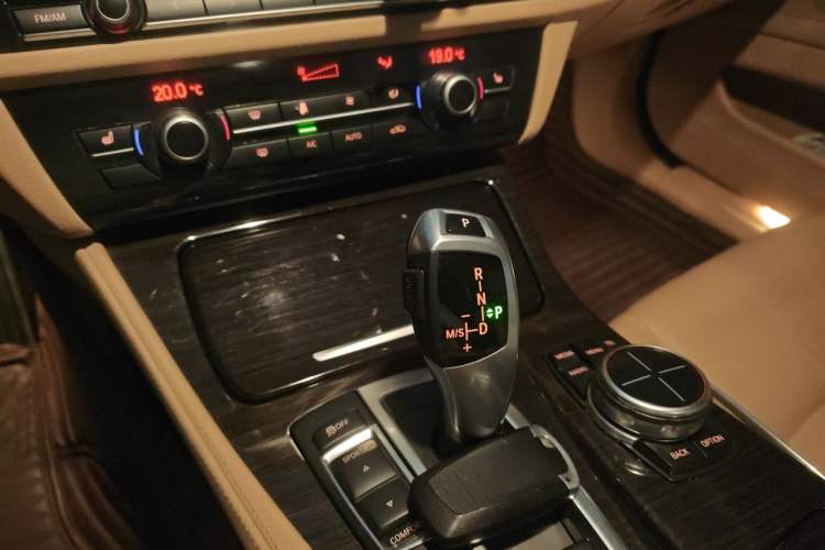 Used BMW 5 Series 2013 530Li Leading Model Gear Lever