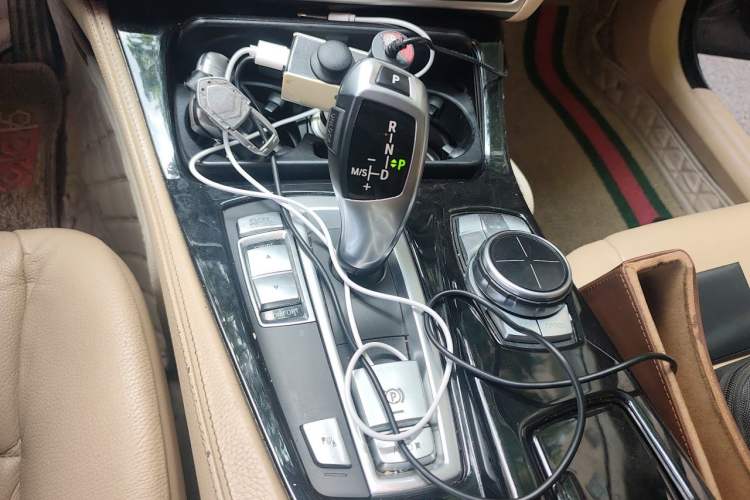 Used BMW 5 Series 2013 525Li Luxury Model Gear Lever