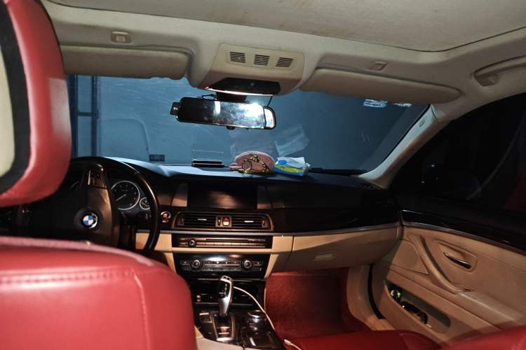 Used BMW 5 Series 2013 525Li Luxury Model Headliner