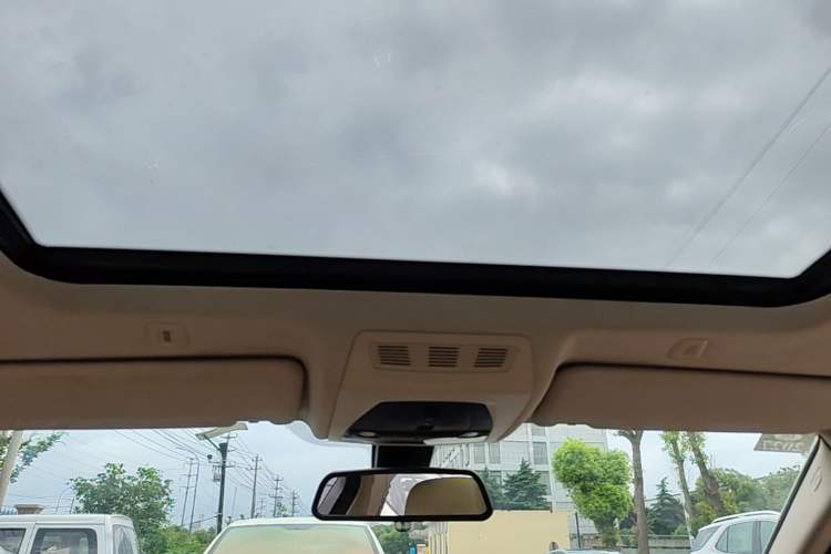 Used BMW 5 Series 2013 520Li Elegant Edition Headliner