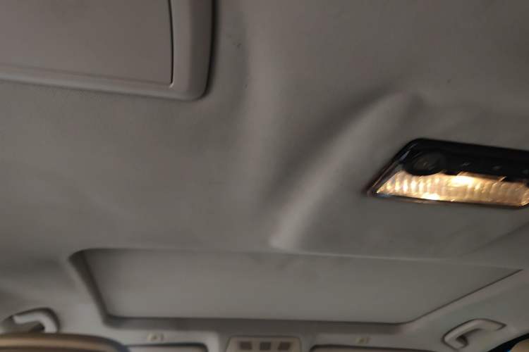 Used BMW 5 Series 2013 525Li Luxury Model Headliner