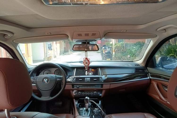 Used BMW 5 Series 2013 525Li Leading Model Headliner