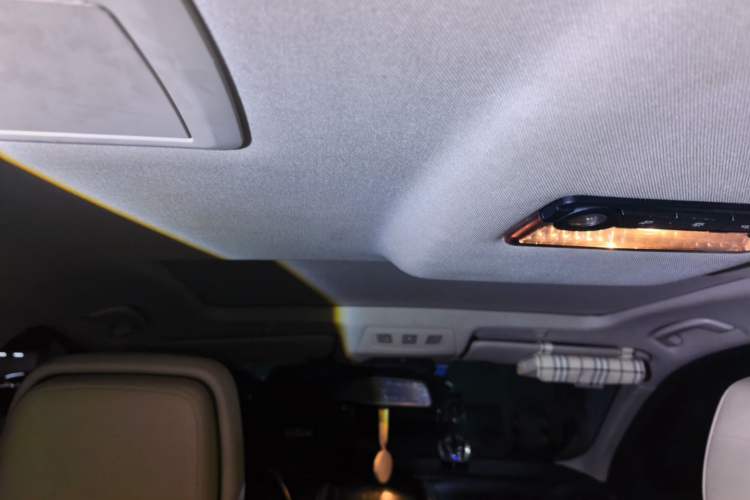 Used BMW 5 Series 2013 520Li Elegant Edition Headliner