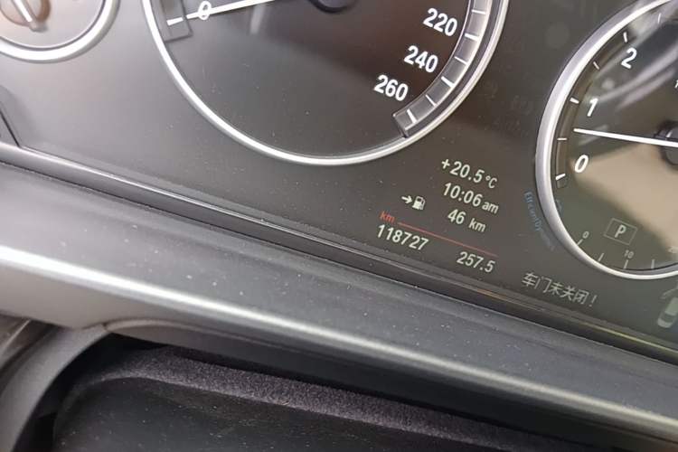 Used BMW 5 Series 2013 530Li Luxury Model Odometer Close Up