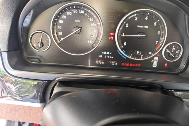 Used BMW 5 Series 2013 520Li Elegant Edition Odometer Close Up