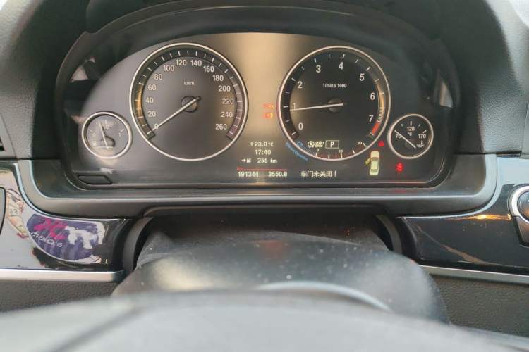 Used BMW 5 Series 2013 520i Elegant Edition Odometer Close Up