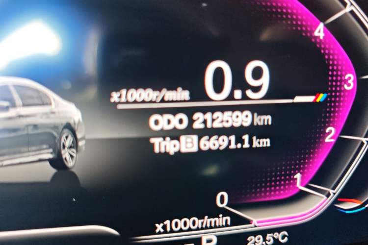 Used BMW 5 Series 2013 520Li Elegant Edition Odometer Close Up