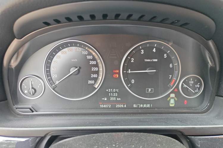 Used BMW 5 Series 2013 520Li Elegant Edition Odometer Close Up