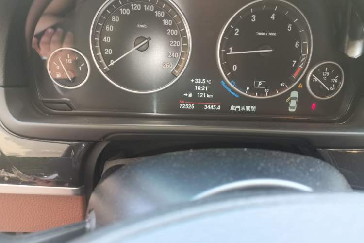 Used BMW 5 Series 2013 520i Elegant Edition Odometer Close Up
