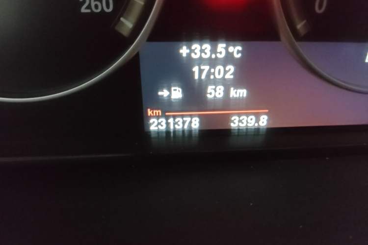 Used BMW 5 Series 2013 525Li Luxury Model Odometer Close Up