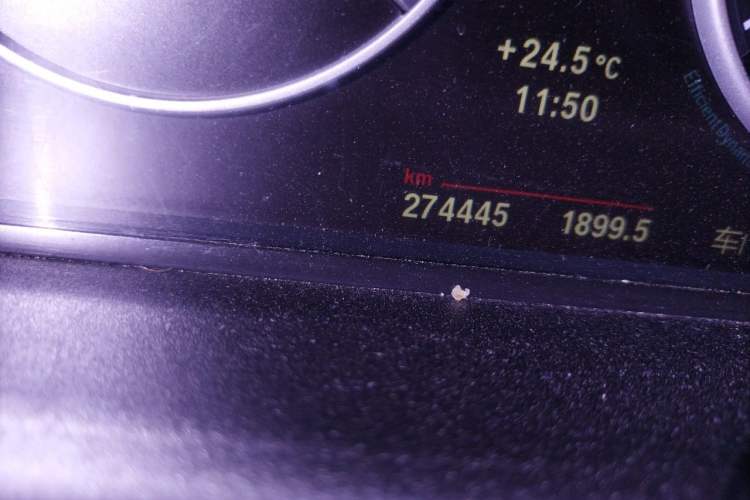 Used BMW 5 Series 2013 525Li Luxury Model Odometer Close Up