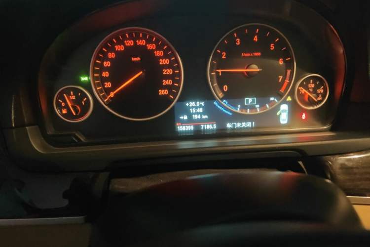 Used BMW 5 Series 2013 530Li Leading Model Odometer Close Up