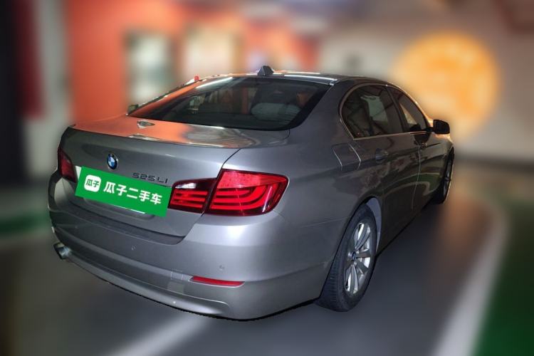 Used BMW 5 Series 2013 525Li Luxury Model Rear Right 45 Deg
