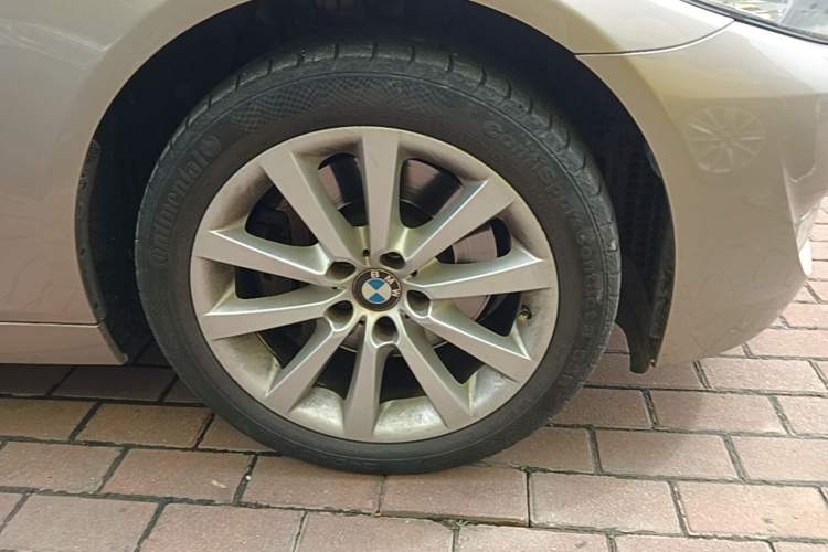 Used BMW 5 Series 2013 530Li Luxury Model Right Front Wheel Hub