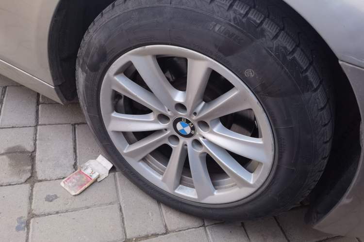 Used BMW 5 Series 2013 525Li Leading Model Right Front Wheel Hub